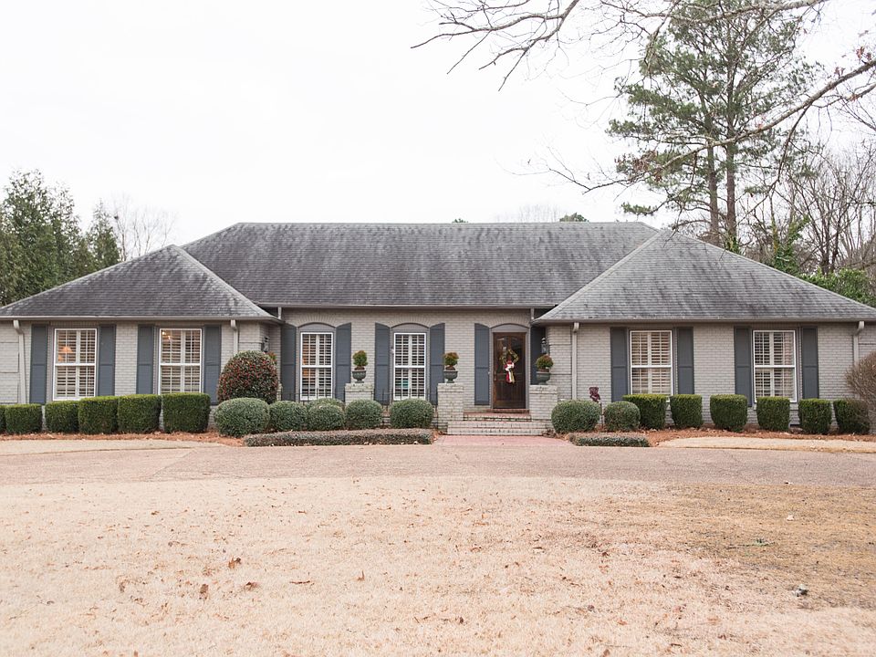 1st image of 1365 Lakeshire Dr