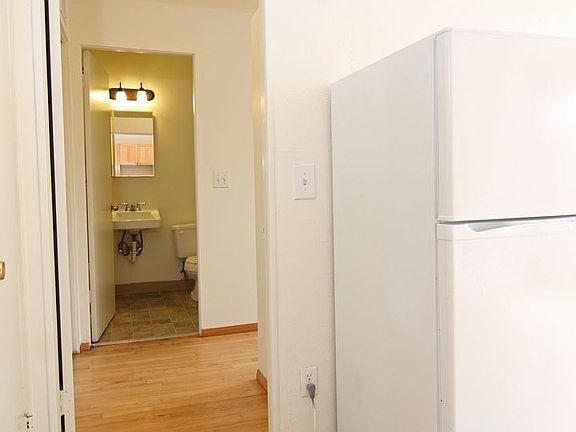 5th image of 1810 Boylston Ave #104
