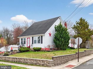 152 E 7th St, Burlington, NJ 08016