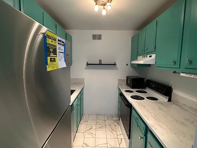 1105 Massachusetts Ave #10C — Photo 7
