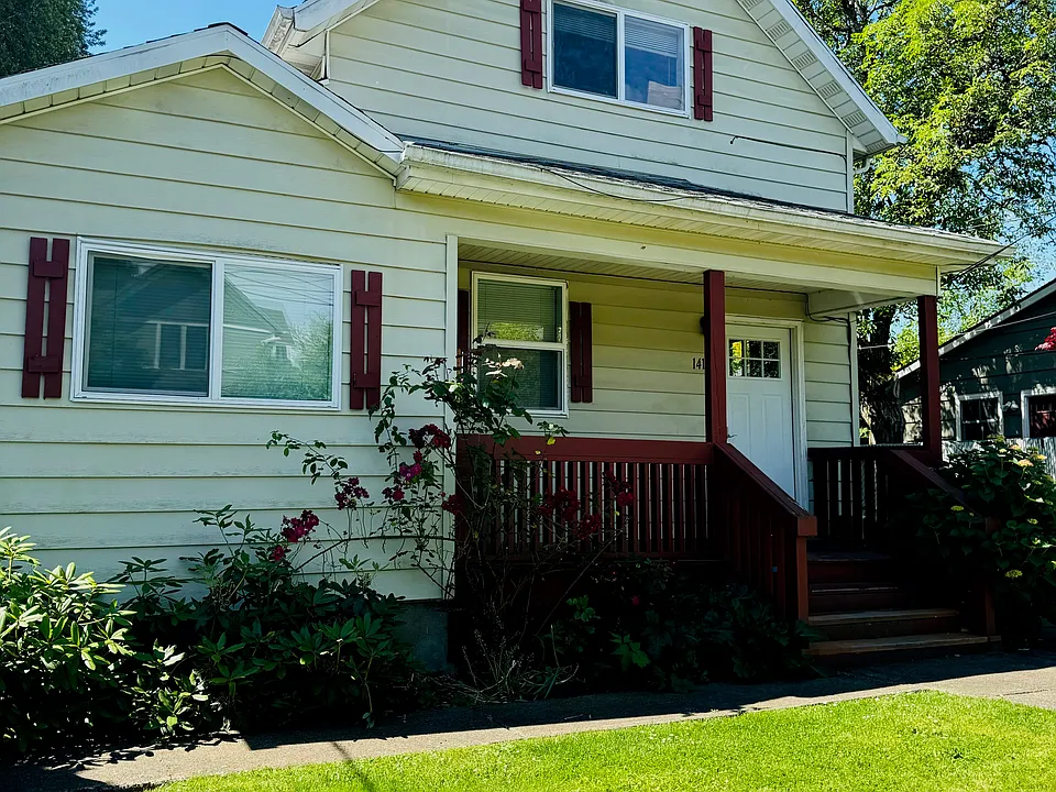 1414 SE Lambert St #6