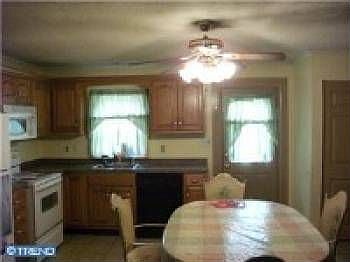 4th image of 169 Radcliff Ave