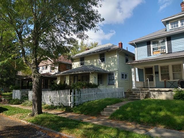 1st image of 243 Kenwood Ave