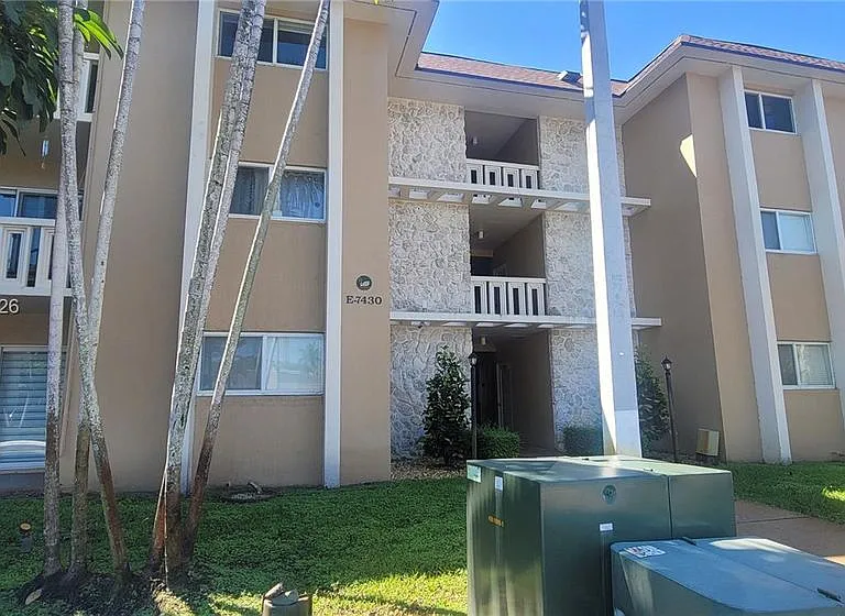 7430 Miami Lakes Dr #E105 — Photo 3