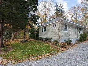 2nd image of 775 Holbrook Ln