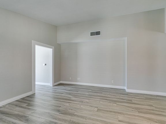 5th image of 8292 Palmada Dr