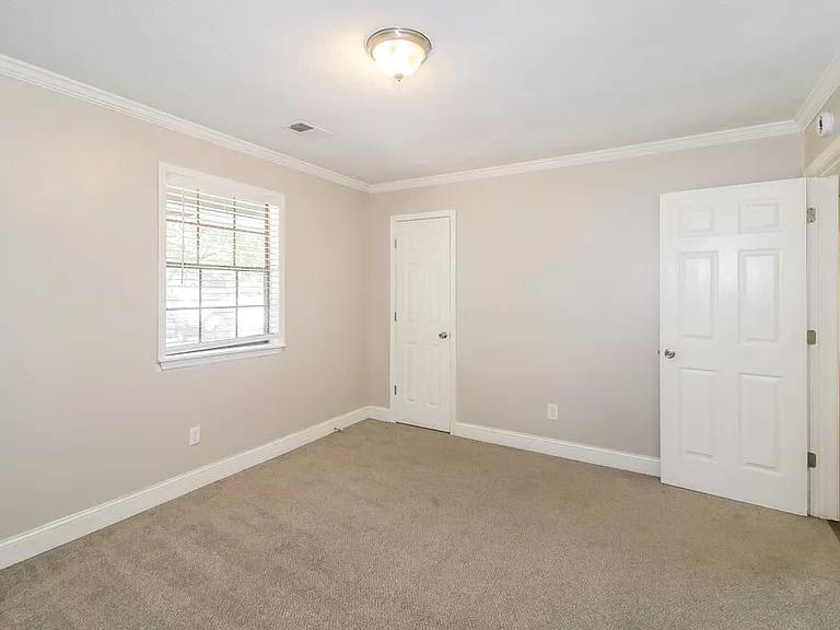 9346 Woodknoll Way — Photo 13