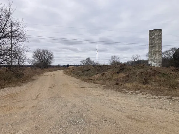 6417 N Crystal Rd, Vestaburg, MI 48891