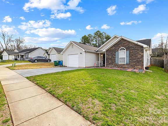 3rd image of 3720 Maggie Laney Dr