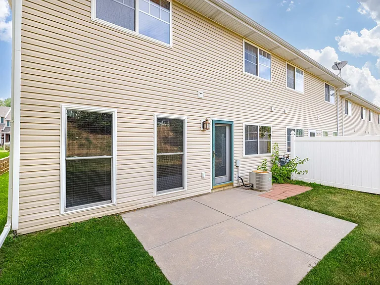 1718 Sawyer St — Photo 36