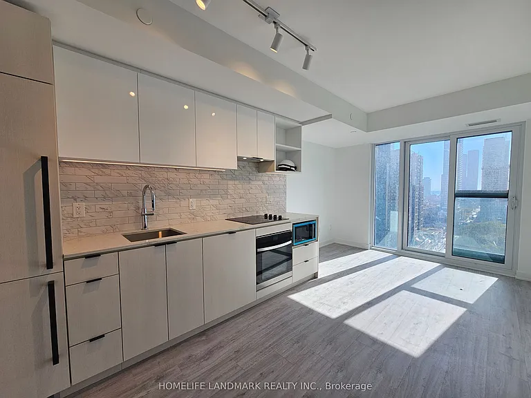 252 Church St #1912 — Photo 2