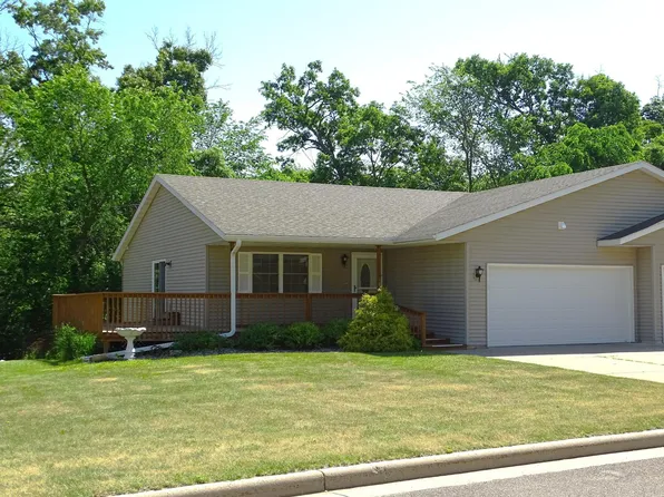 186 Country Ln, Durand, WI 54736