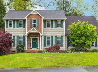 301 Whispy Willow Ct, Fletcher, NC 28732