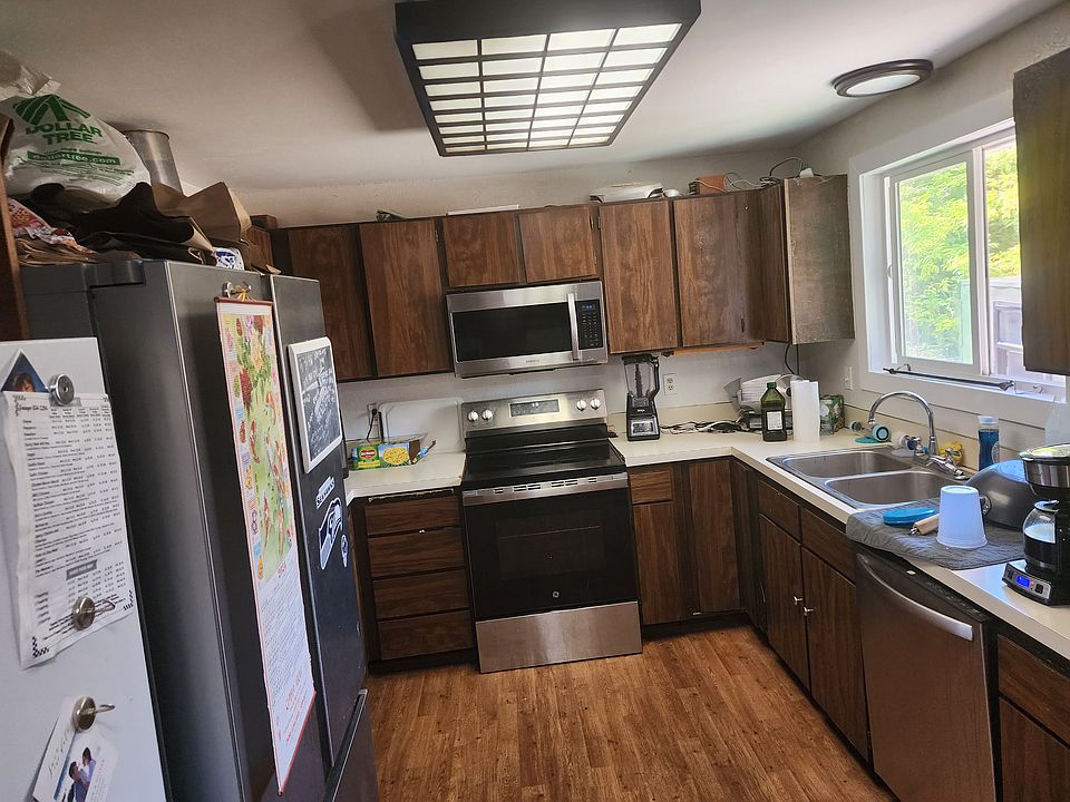 2nd image of 404 Merrick Ave