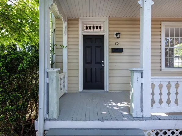 20 E Liberty St, Staunton, VA 24401