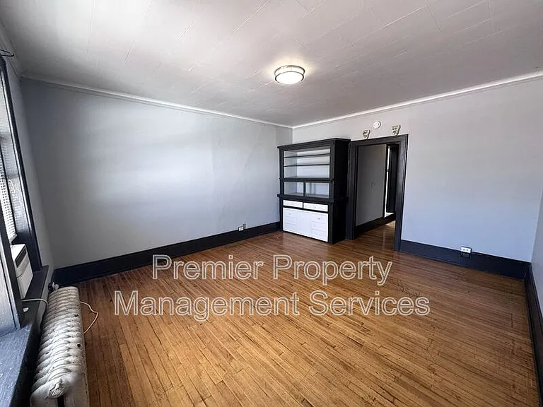 3018 1st Ave N #7 — Photo 2