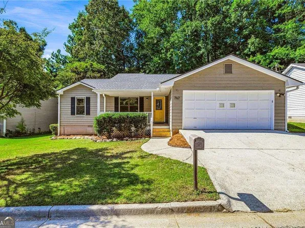 767 Pepperwood Trl, Stone Mountain, GA 30087