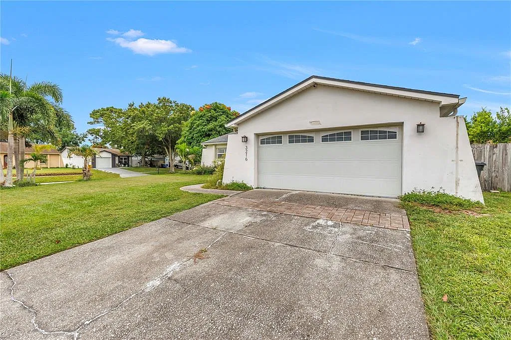 3 bed, 2.5 bath, 1316 sqft, $3,400 — Photo 3