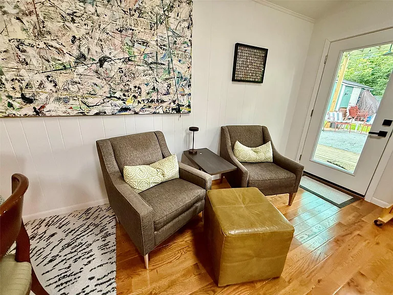 922 Hector Ave — Photo 7