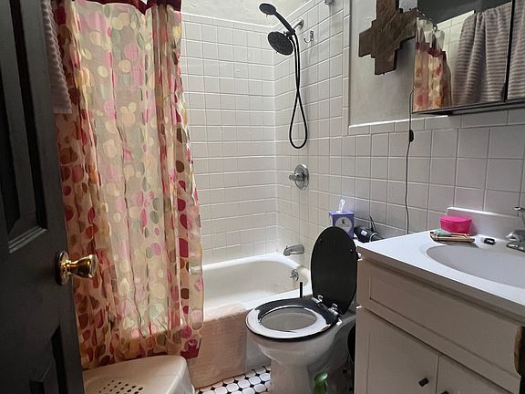 4th image of 110 Mulberry St #16