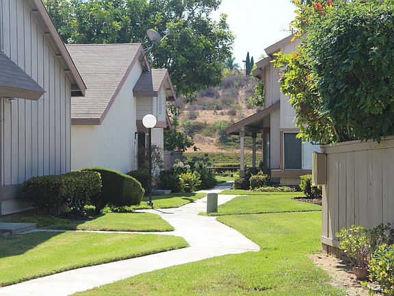 2nd image of 2874 Casey St #A