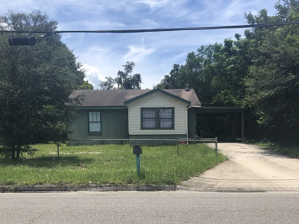 115 Longfellow Blvd