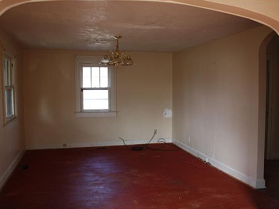 3rd image of 3505 N Leland Ave