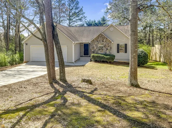 1631 Timber Heights Dr, Loganville, GA 30052