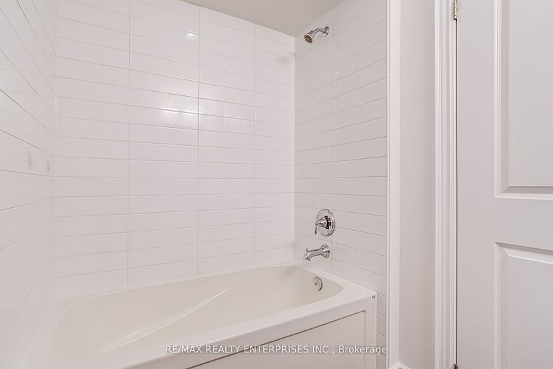 Oakville Townhouse for rent - 3 Bedrooms — photo 20