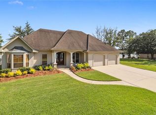 14264 S Lakeshore Dr, Covington, LA 70435
