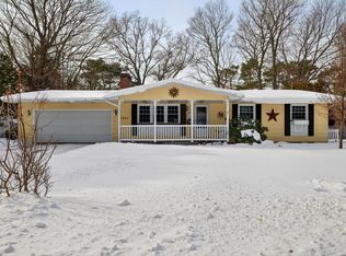 9063 Pinebrook Dr, Montague, MI 49437