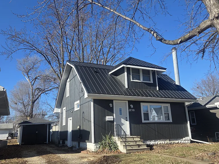 1230 Englewood Ave — Photo 1