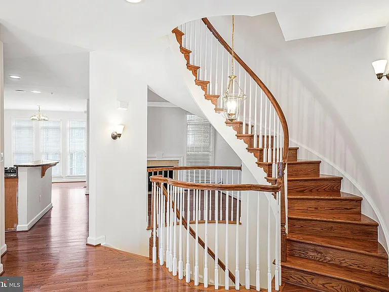 7720 Spoleto Ln — Photo 9