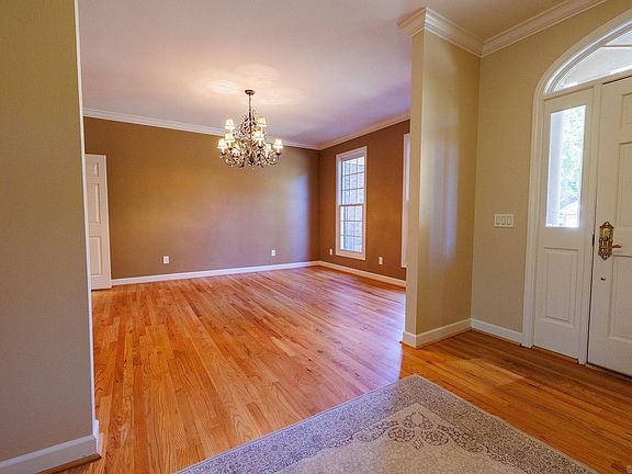 5th image of 127 Big Pine Rd