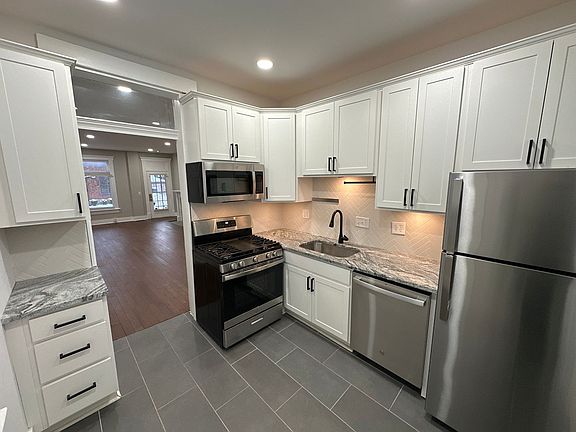 5th image of 308 Reinhard Ave #314