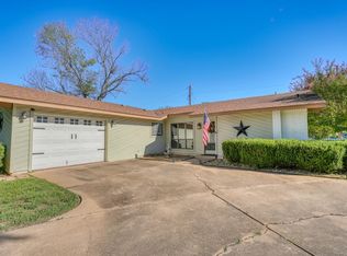 202 Firestone Dr, Meadowlakes, TX 78654
