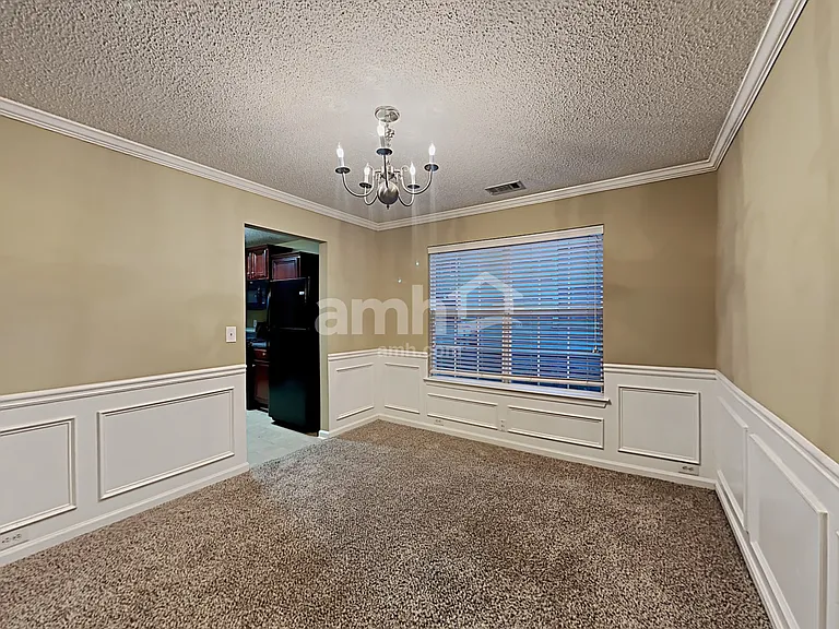 369 Hidden Creek Ln — Photo 5