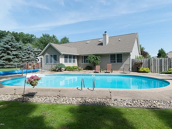 3rd image of 5453 Tropicana St