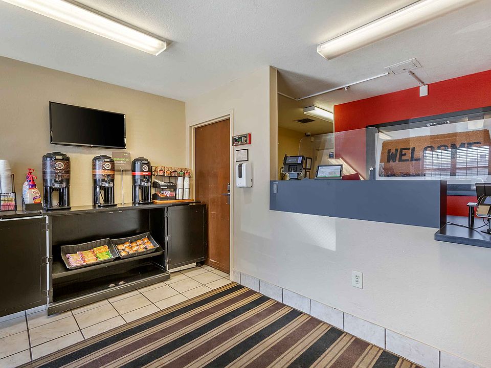 Lobby and Guest Check-in