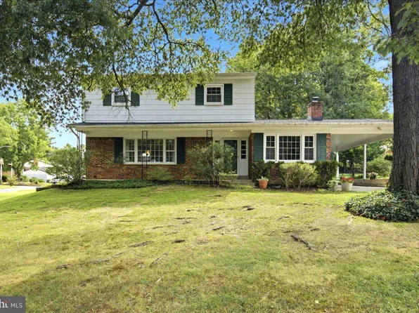 7021 Saint Annes Ave, Lanham, MD 20706