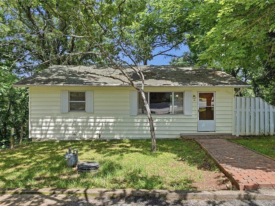 1st image of 16 College St