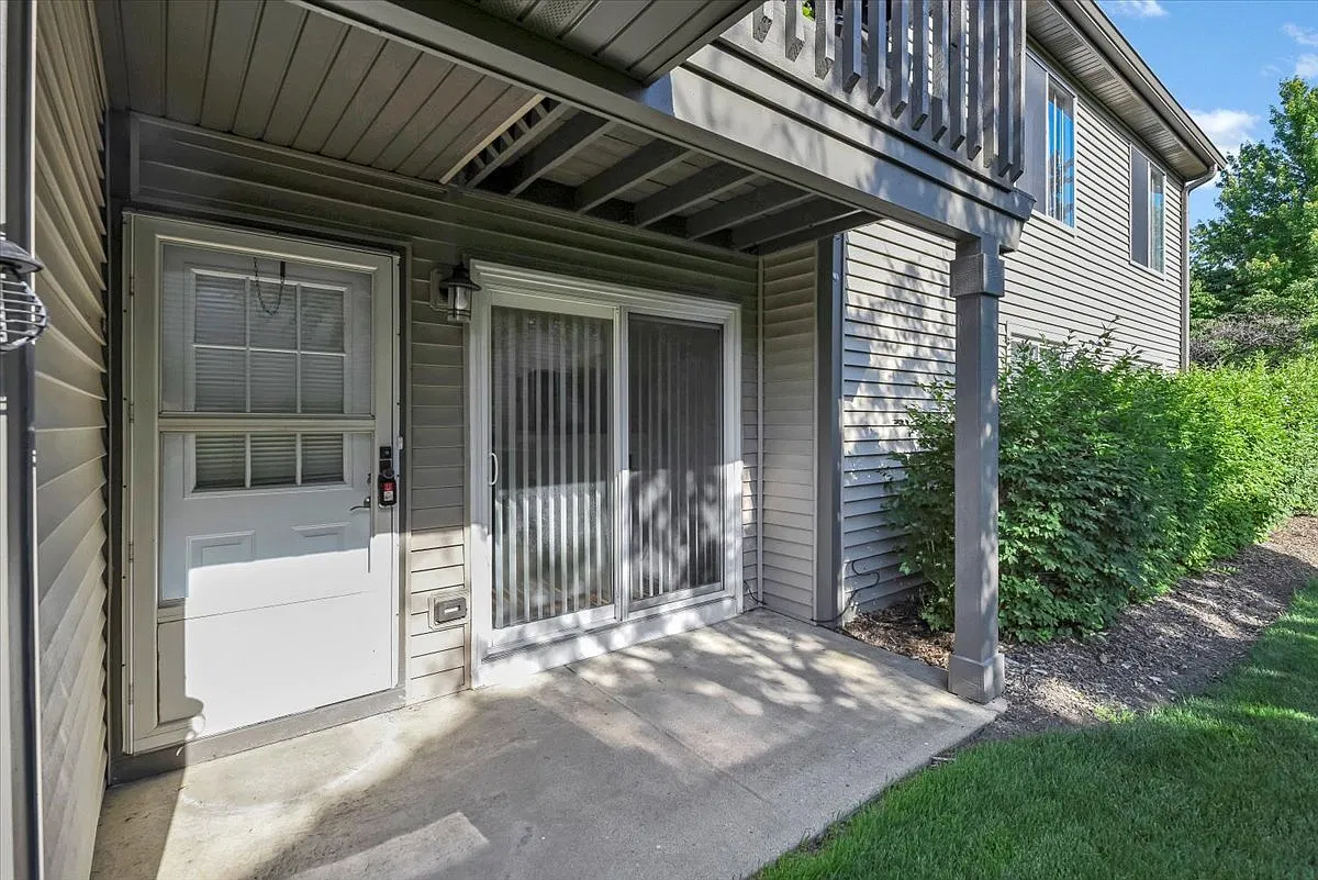 2 bed, 1150 sqft, $2,195 — Photo 2