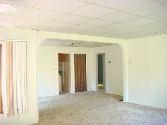 3rd image of 985 Vineland Ave