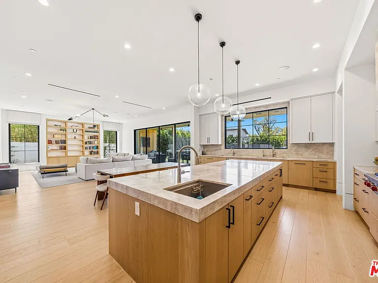 9206 Monte Mar Dr — Photo 13