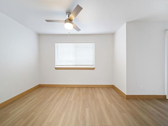 5th image of 18534 52nd Ave W #2B-2Ba-1100Sqft