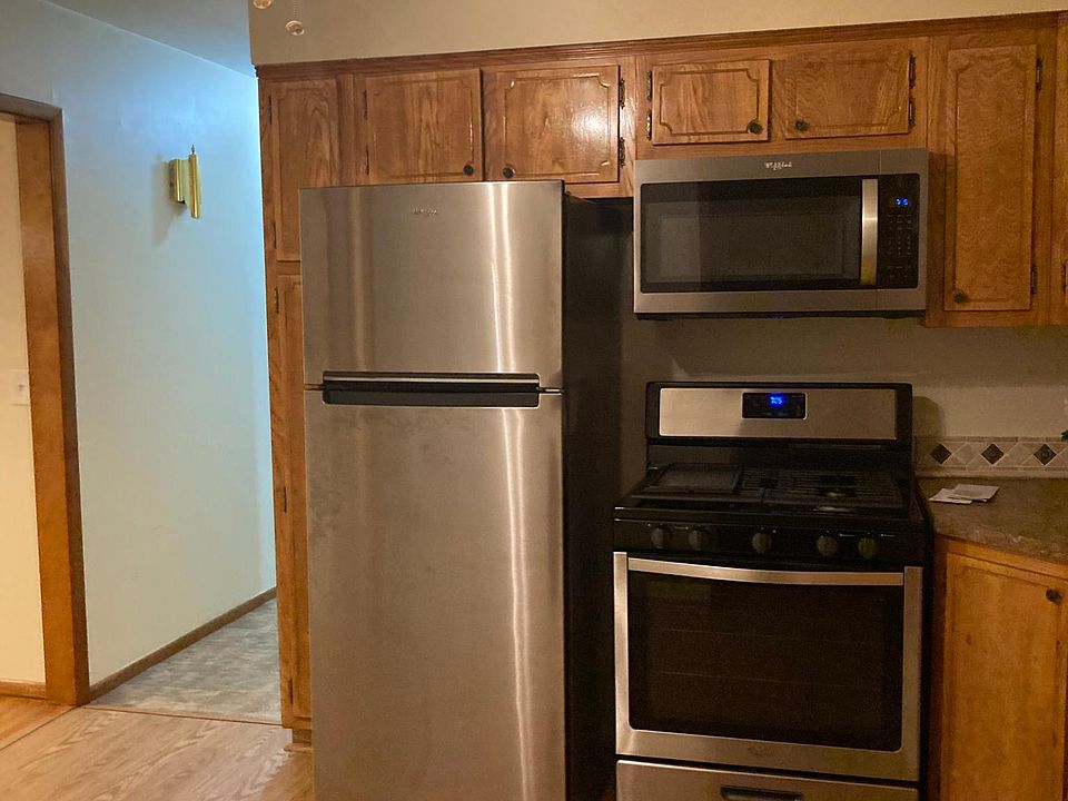 1st image of 384 McClean Ave #1