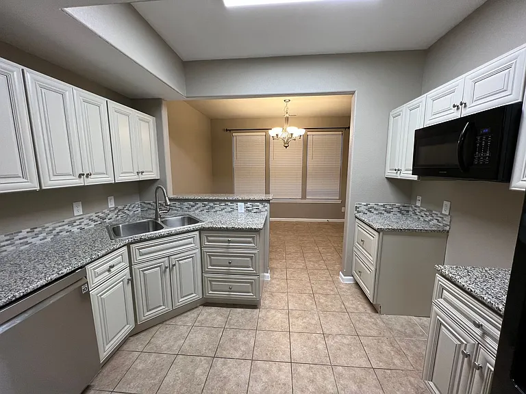 5107 Veronica Dr — Photo 16