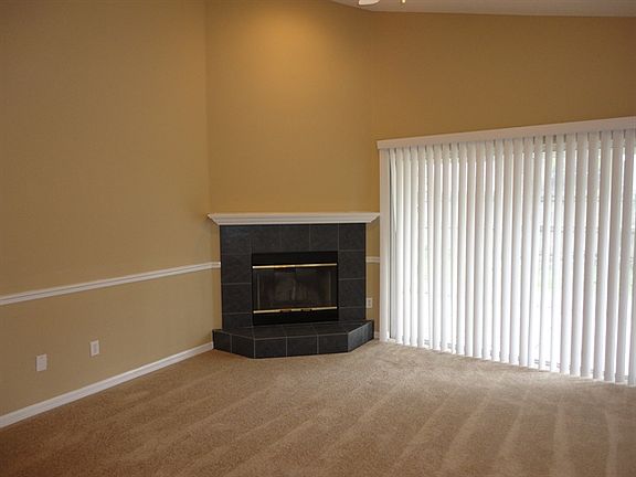 3rd image of 809 Magnolia Creek Cir