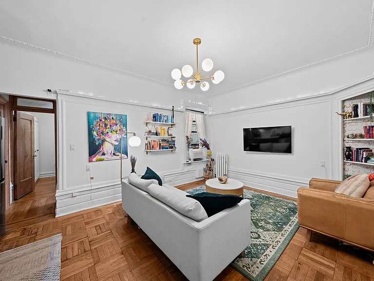 305 8th Ave #C3 — Photo 3