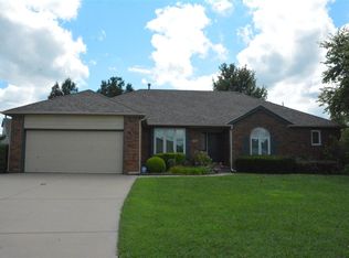 7301 E Cedaridge Cir, Wichita, KS 67226